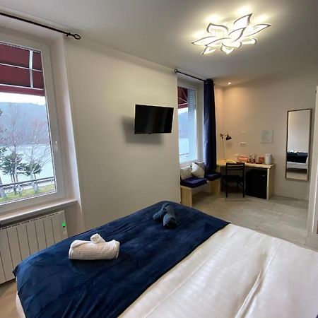 Hotel La Bonne Hotesse Chambon-sur-Lac Esterno foto