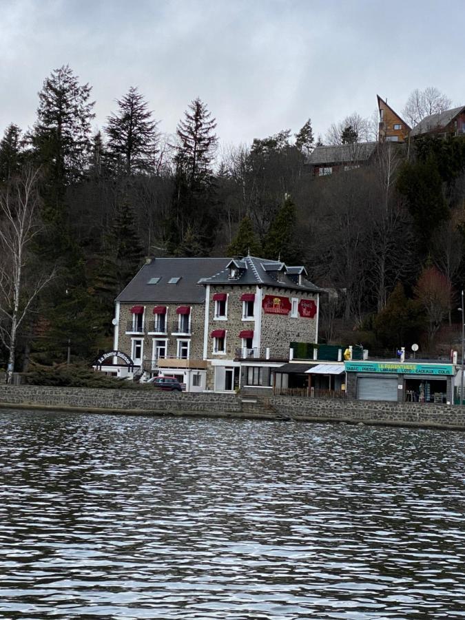 Hotel La Bonne Hotesse Chambon-sur-Lac Esterno foto