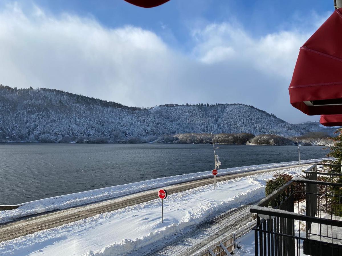Hotel La Bonne Hotesse Chambon-sur-Lac Esterno foto