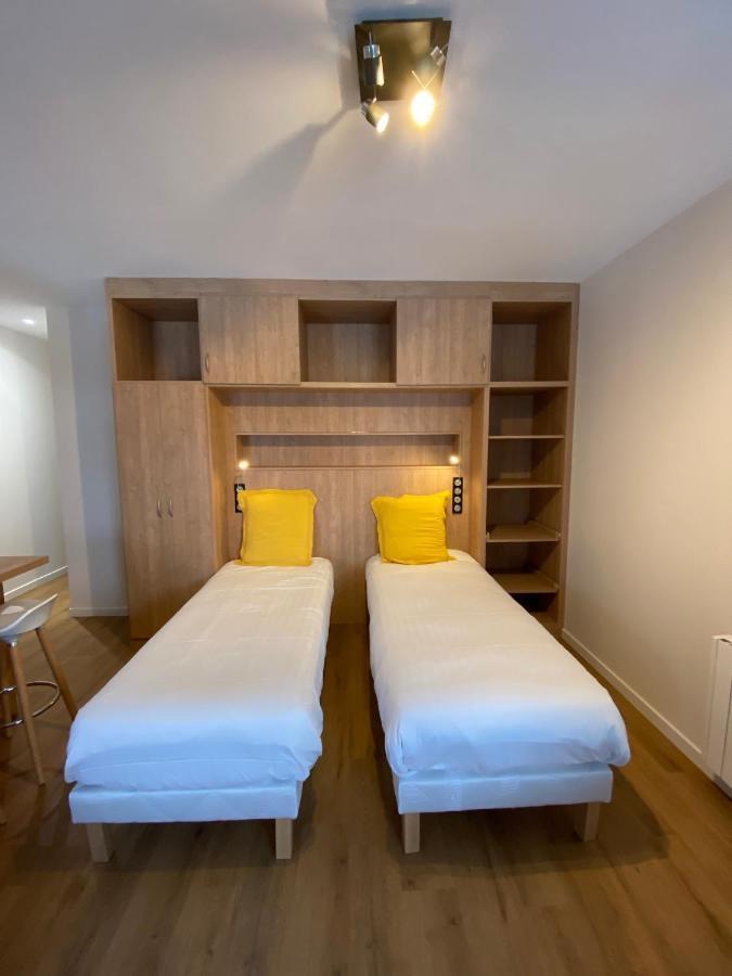 Hotel La Bonne Hotesse Chambon-sur-Lac Esterno foto