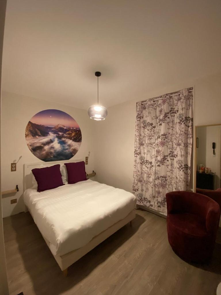 Hotel La Bonne Hotesse Chambon-sur-Lac Esterno foto